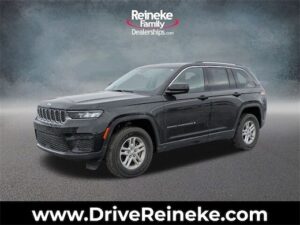 2023 Jeep Grand Cherokee Laredo SUV $28,990