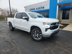 PRE-OWNED 2022 CHEVROLET SILVERADO 1500 LT (2FL) FOUR WHEEL DRIVE CREW CAB $37,998