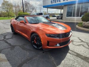 PRE-OWNED 2023 CHEVROLET CAMARO LT1 REAR WHEEL DRIVE CONVERTIBLE $41,998