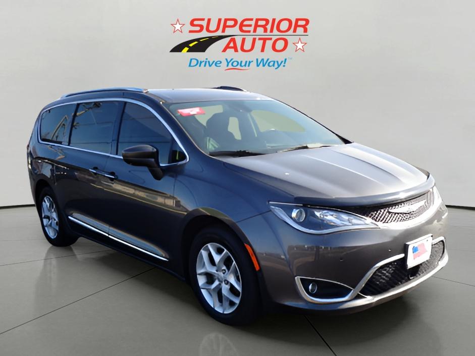 2017 Chrysler Pacifica Touring-L Plus