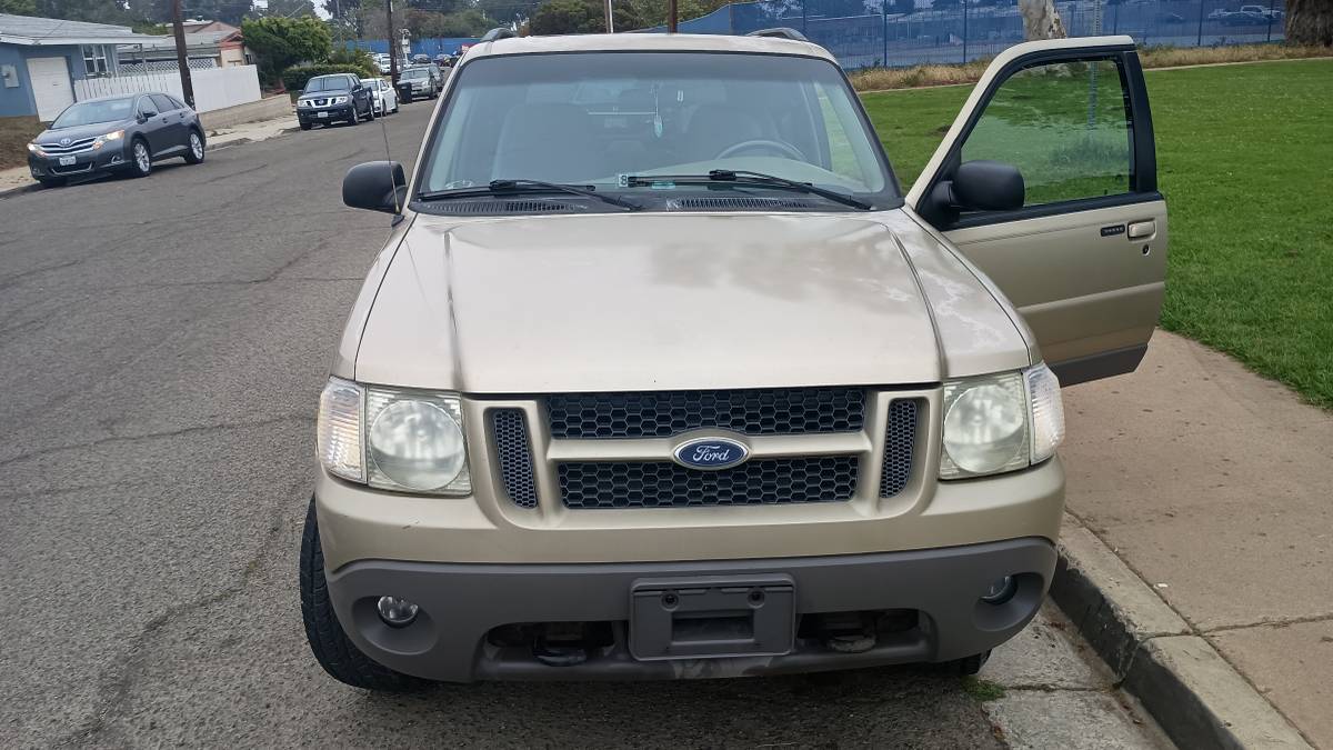 
								2001 Ford Explorer Sport $5900 full									