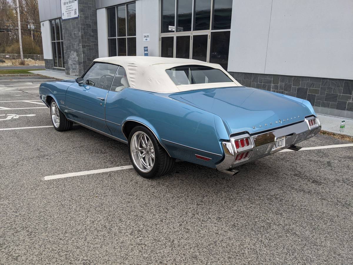
								1972 Oldsmobile Cutlass Supreme Convertible $51,999 full									